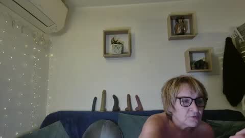 Snapshot of phryna84 chatting on 15, 12, 2025 phryna online show from 15, 12, 2025