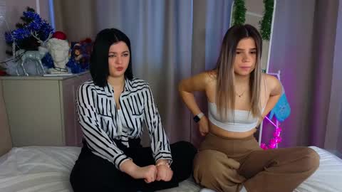 Snapshot of phyllisheart chatting on 24, 12, 2024 Lora black and Lili blonde welcome you here online show from 24, 12, 2024