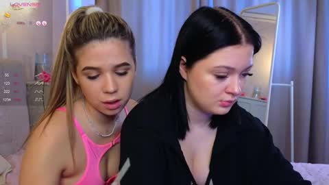 Snapshot of phyllisheart chatting on 9, 3, 2025 Lora black and Lili blonde welcome you here online show from 9, 3, 2025