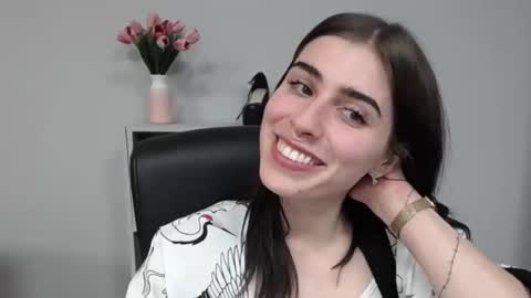 Snapshot of pia_desire chatting on 2, 10, 2025 P I A online show from 2, 10, 2025