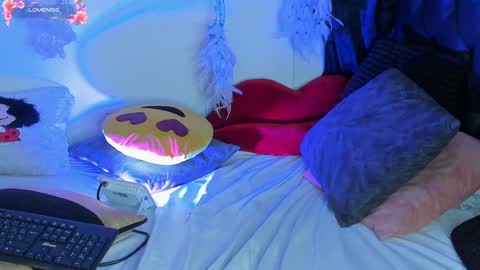  PIA FISHER  online show from 2, 2, 2025