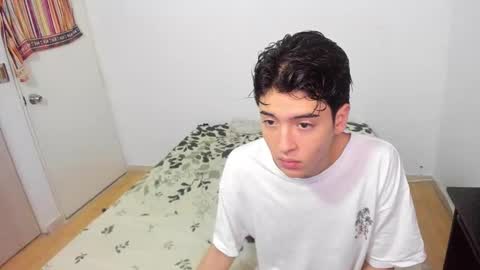 picaszomilos350 online show from 19, 2, 2026