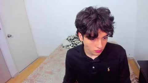 picaszomilos350 online show from 11, 3, 2026