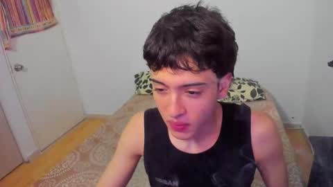 picaszomilos350 online show from 22, 3, 2026