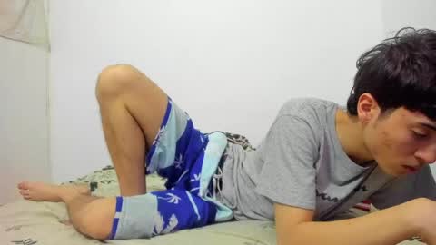 picaszomilos350 online show from 5, 4, 2026