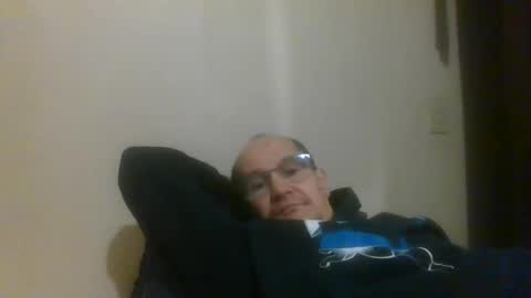 pichoun71 online show from 2, 1, 2025