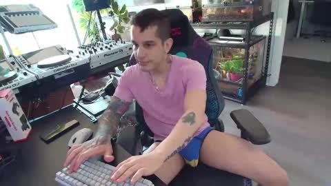 Snapshot of pierrefitch chatting on 20, 12, 2025 Pierre Fitch online show from 20, 12, 2025