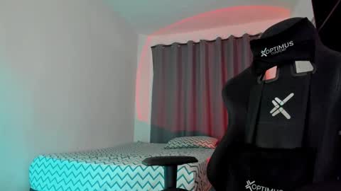 Snapshot of pierrevidal chatting on 1, 12, 2025 Pierre online show from 1, 12, 2025