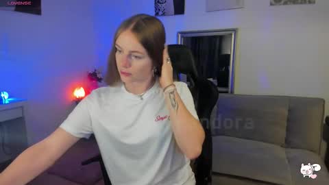 Snapshot of piinkpandora chatting on 10, 10, 2025 PiinkPandora online show from 10, 10, 2025