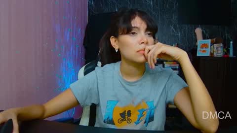 Snapshot of piixiie_d_oll chatting on 23, 10, 2025 Andrea G online show from 23, 10, 2025