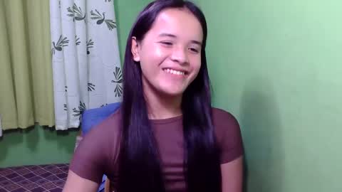 pinaymorena_rhowe online show from 11, 1, 2025