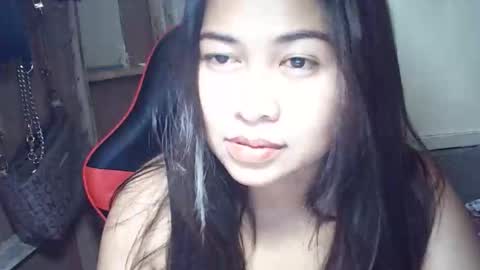 Snapshot of pinaysunday chatting on 13, 11, 2025 pinaysunday online show from 13, 11, 2025