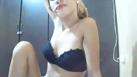 Snapshot of pinaysweet_couple chatting on 22, 7, 2026 pinaysweet_couple online show from 22, 7, 2026