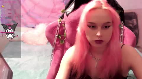 Snapshot of pineapple_dope chatting on 16, 2, 2025 Nancy online show from 16, 2, 2025