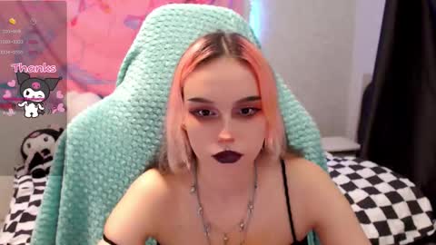 Snapshot of pineapple_dope chatting on 26, 9, 2025 Nancy online show from 26, 9, 2025