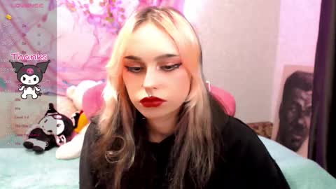 Snapshot of pineapple_dope chatting on 18, 10, 2025 Nancy online show from 18, 10, 2025