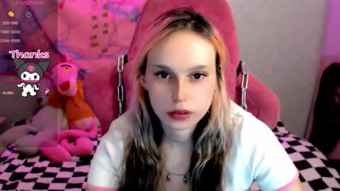 Snapshot of pineapple_dope chatting on 5, 11, 2025 Nancy online show from 5, 11, 2025