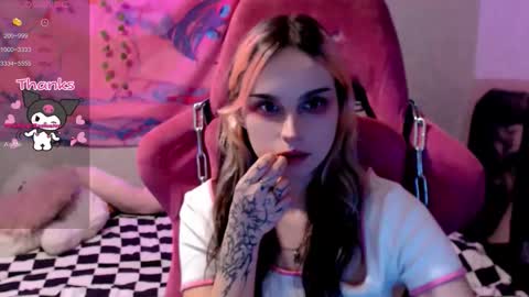 Snapshot of pineapple_dope chatting on 6, 11, 2025 Nancy online show from 6, 11, 2025