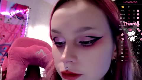 Snapshot of pineapple_dope chatting on 25, 11, 2025 Nancy online show from 25, 11, 2025