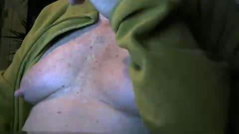 Snapshot of pinguin701 chatting on 28, 9, 2025 pinguin701 online show from 28, 9, 2025