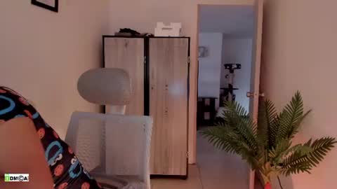 Snapshot of pink_kitten_ chatting on 30, 6, 2026 Eli online show from 30, 6, 2026