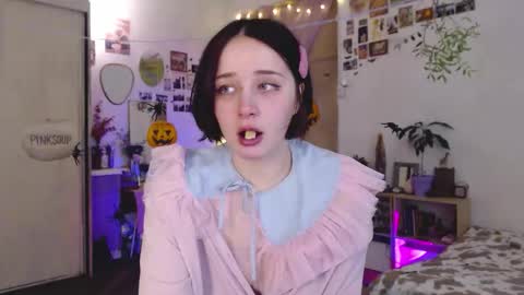 Snapshot of pink_soup chatting on 30, 10, 2025 Sony online show from 30, 10, 2025