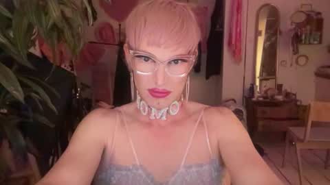 Snapshot of pinkfag chatting on 27, 4, 2026 pinkfag online show from 27, 4, 2026