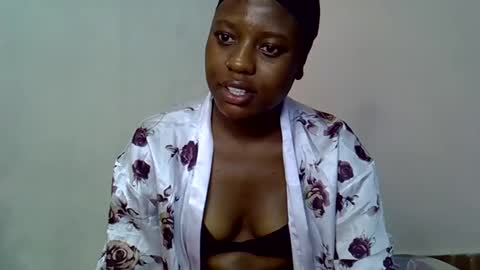 Snapshot of pinkie_bubbles chatting on 5, 1, 2026 Shazz online show from 5, 1, 2026