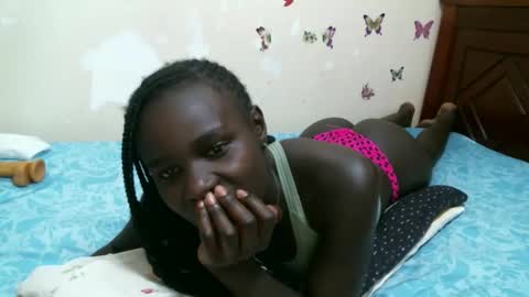 Snapshot of pinkiey_ chatting on 28, 11, 2025 pinky online show from 28, 11, 2025