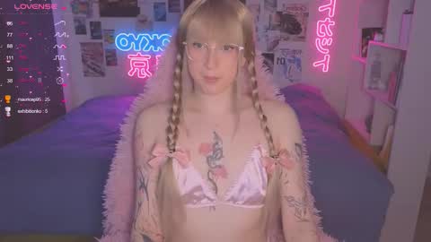Snapshot of pinkvenom_ chatting on 29, 9, 2025 pinkvenom_ online show from 29, 9, 2025
