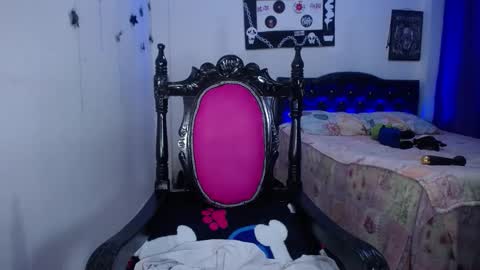 Snapshot of pinky_pinky_ chatting on 7, 12, 2024 VIOLETA LOPEZ online show from 7, 12, 2024