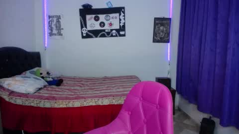 Snapshot of pinky_pinky_ chatting on 29, 11, 2025 VIOLETA LOPEZ online show from 29, 11, 2025