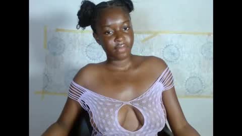 Snapshot of pinkykiki_247 chatting on 2, 11, 2025 pinkykiki_247 online show from 2, 11, 2025