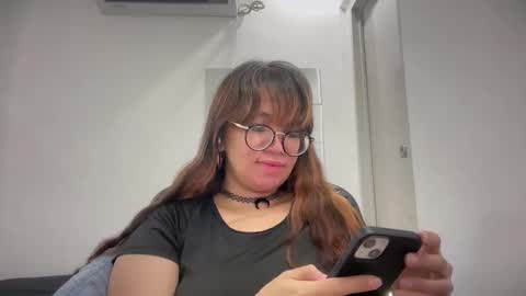 Snapshot of pinkyrosexx chatting on 2, 5, 2026 Rose online show from 2, 5, 2026