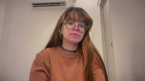 Snapshot of pinkyrosexx chatting on 3, 5, 2026 Rose online show from 3, 5, 2026