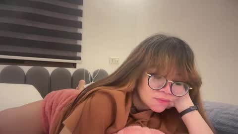 Snapshot of pinkyrosexx chatting on 18, 5, 2026 Rose online show from 18, 5, 2026