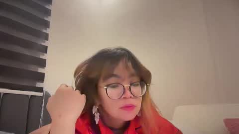 Snapshot of pinkyrosexx chatting on 11, 6, 2026 Rose online show from 11, 6, 2026