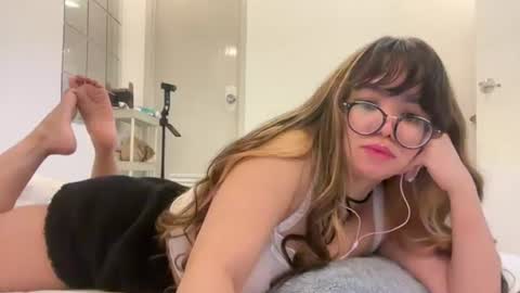 Snapshot of pinkyrosexx chatting on 23, 7, 2026 Rose online show from 23, 7, 2026