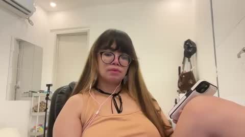 Snapshot of pinkyrosexx chatting on 25, 7, 2026 Rose online show from 25, 7, 2026
