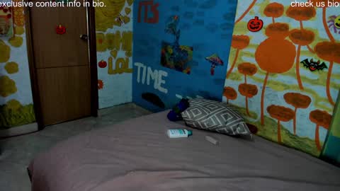 Snapshot of pipeshowtime chatting on 10, 12, 2024 VALENTINA y PIPE online show from 10, 12, 2024