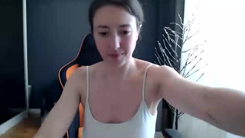 piscesgirl06 online show from 16, 9, 2025