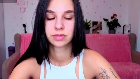 Snapshot of pixie_molly chatting on 3, 7, 2026 Molly online show from 3, 7, 2026