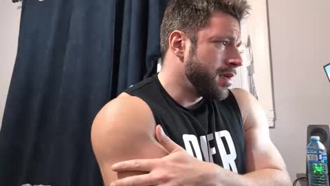 Snapshot of pizza_biceps chatting on 8, 1, 2026 pizza_biceps online show from 8, 1, 2026