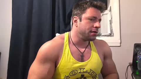 Snapshot of pizza_biceps chatting on 15, 1, 2026 pizza_biceps online show from 15, 1, 2026