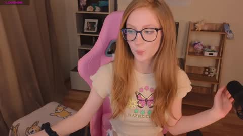 Snapshot of plastic_beach chatting on 15, 12, 2024 Lene online show from 15, 12, 2024