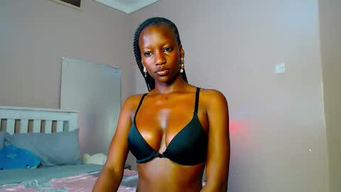 Snapshot of playboypetit chatting on 13, 10, 2025 playboypetit online show from 13, 10, 2025