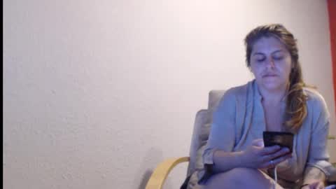 Snapshot of playfulsamira chatting on 27, 4, 2026 PlayfulSamira online show from 27, 4, 2026