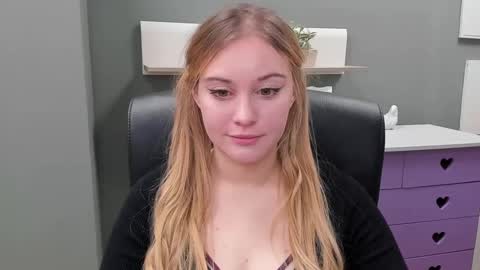 Snapshot of playgirl_valeria chatting on 8, 2, 2025 Valeria online show from 8, 2, 2025