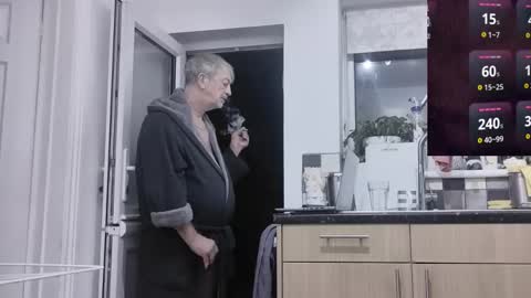 Play Me online show from 27, 11, 2025