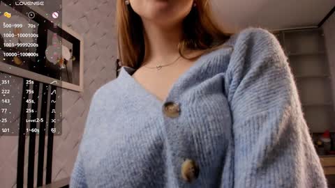 Snapshot of pluf_pluf chatting on 4, 1, 2025 HiI am Vivian online show from 4, 1, 2025